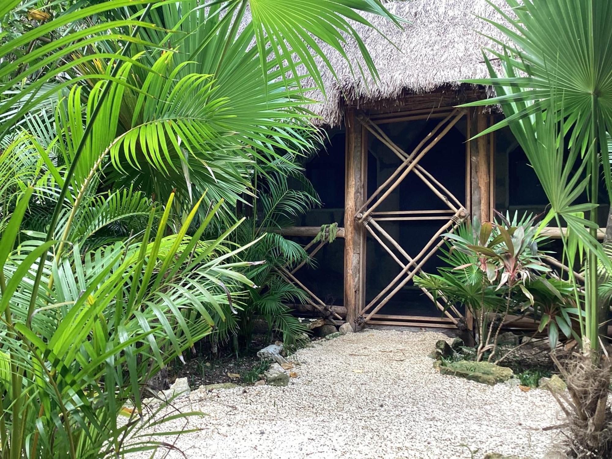 Yaxchen Tulum Cabanas & Cenote Екстер'єр фото